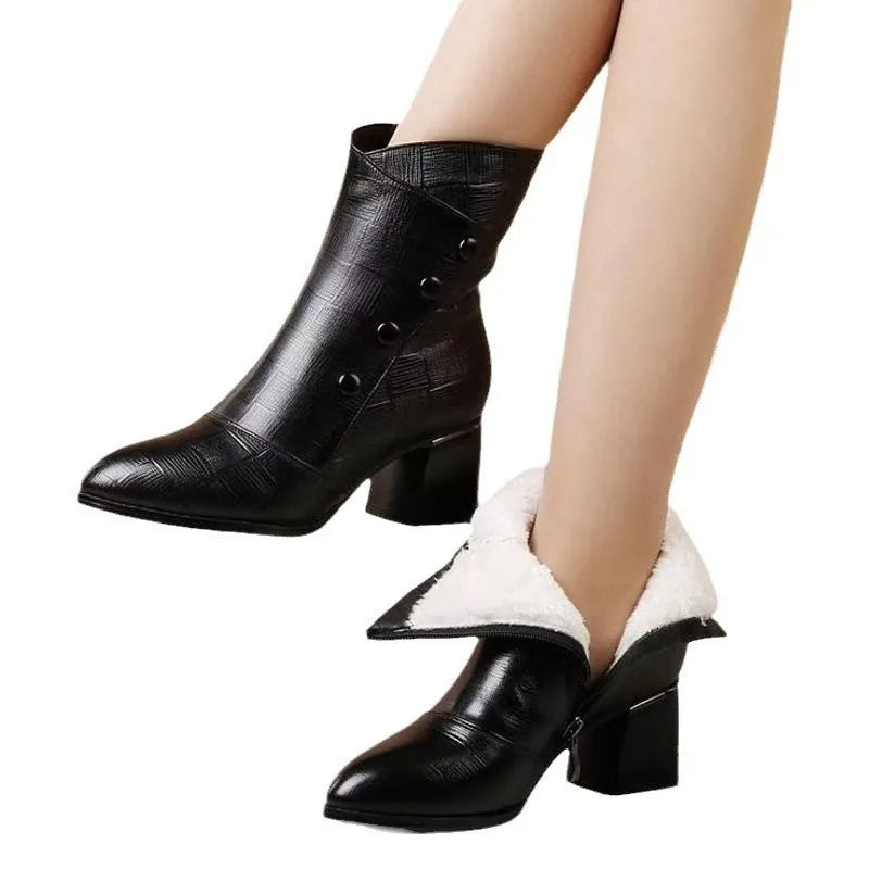 Stützende und trendige orthopädische Stiefel