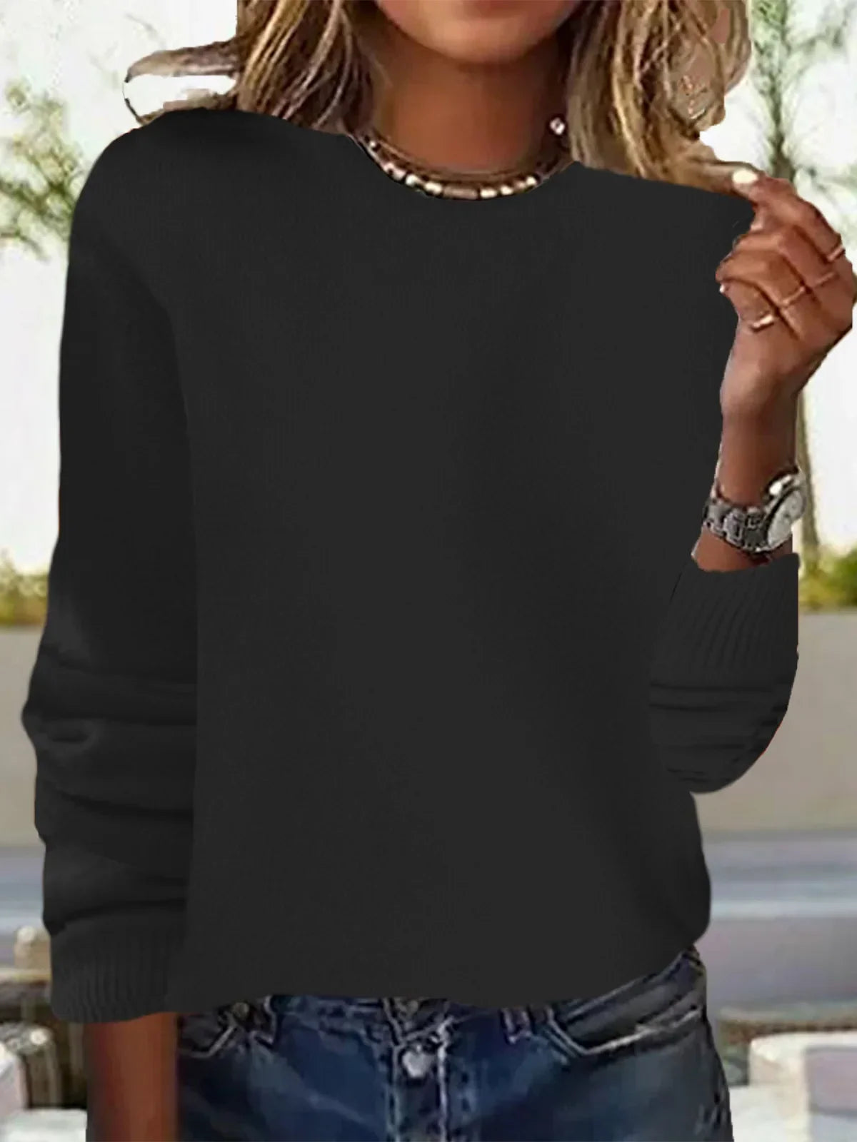 Schlanker und zeitgemäßer Pullover