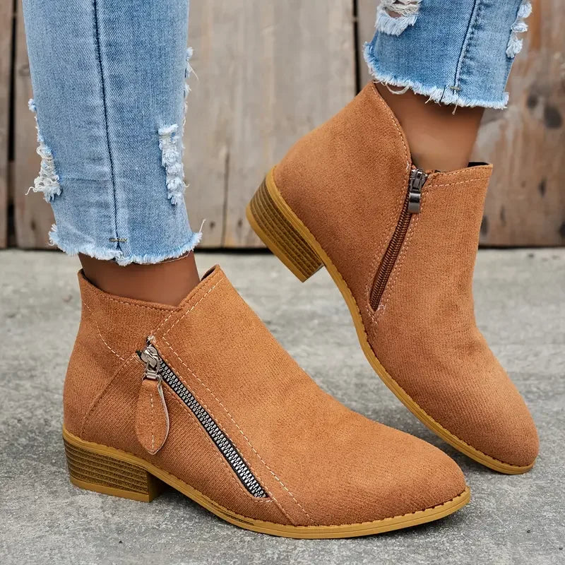 Modische und stützende orthopädische Stiefel