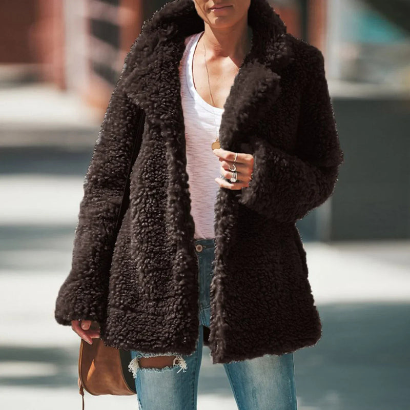 Klassisch gestaltete Jacke