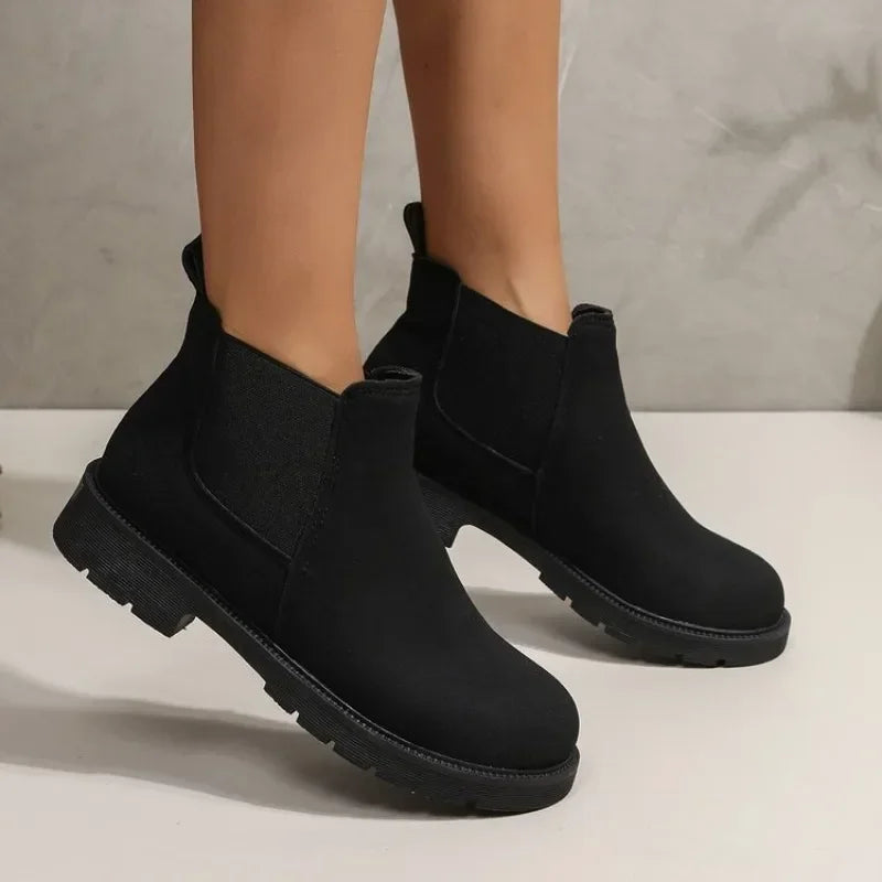 Lässige und stützende orthopädische Stiefel