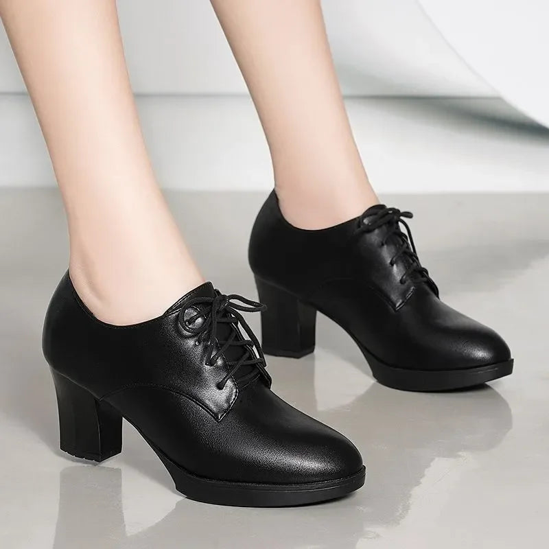 Lässige und stützende orthopädische Stiefel
