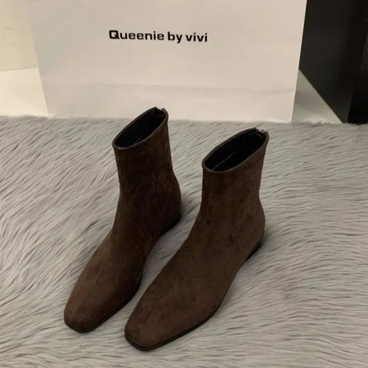Lässige und stützende orthopädische Stiefel
