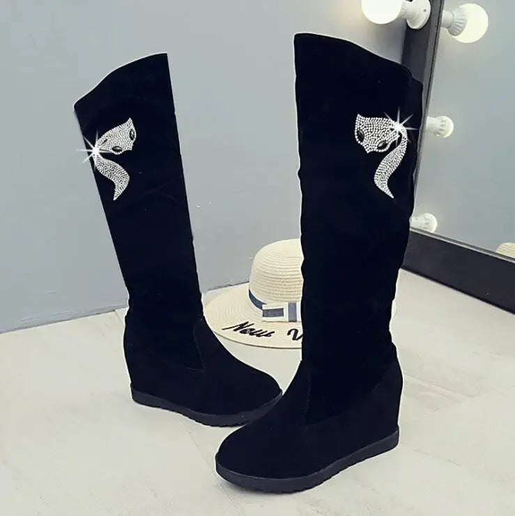 Stützende und trendige orthopädische Stiefel