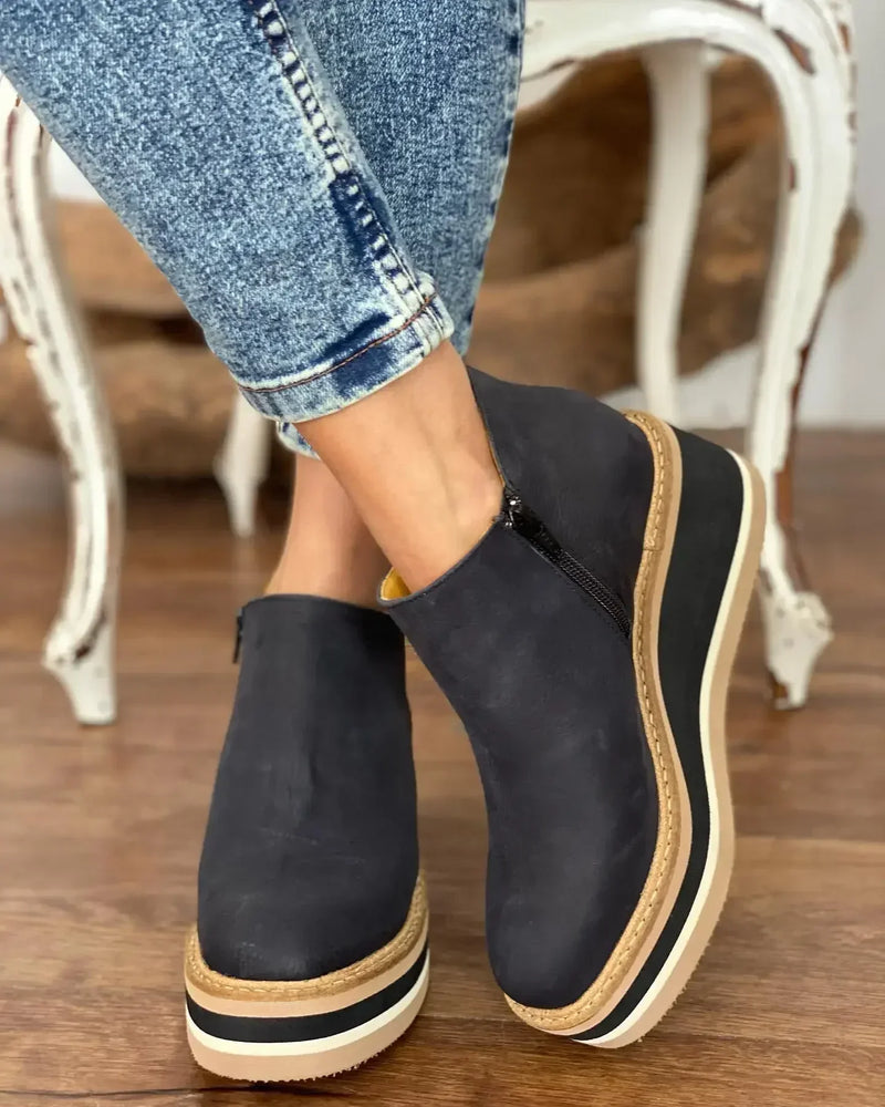 Bequeme und modische orthopädische Stiefel