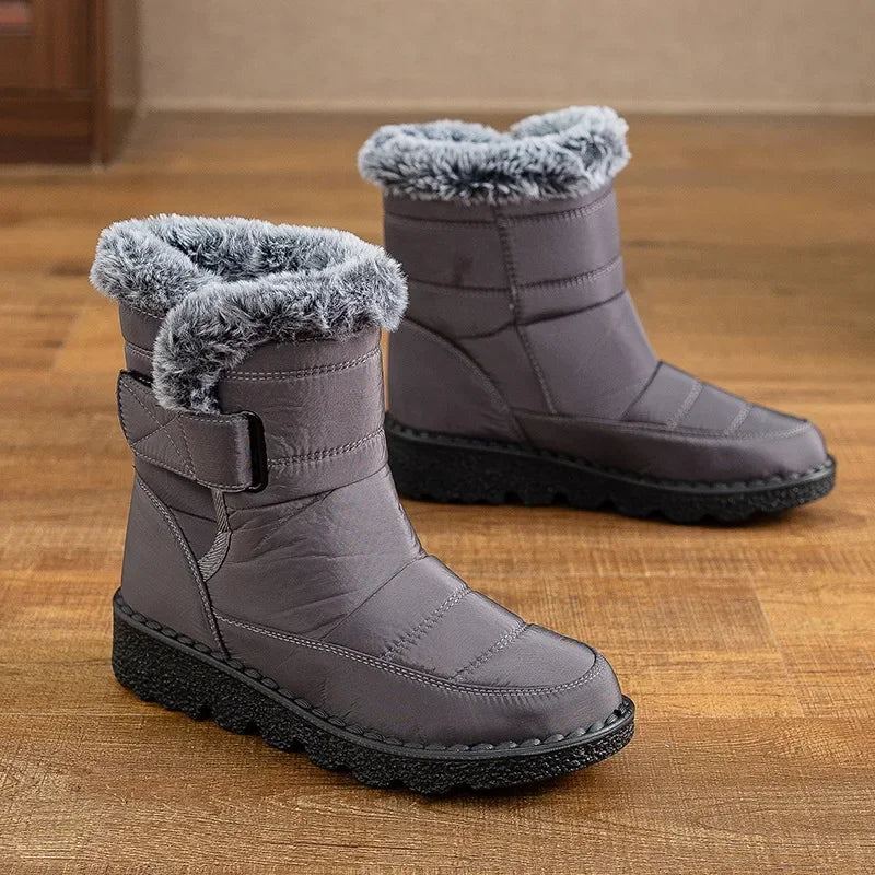 Modische und stützende orthopädische Stiefel
