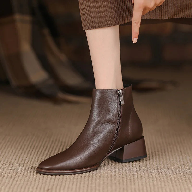 Maßgeschneiderte und bequeme orthopädische Stiefel