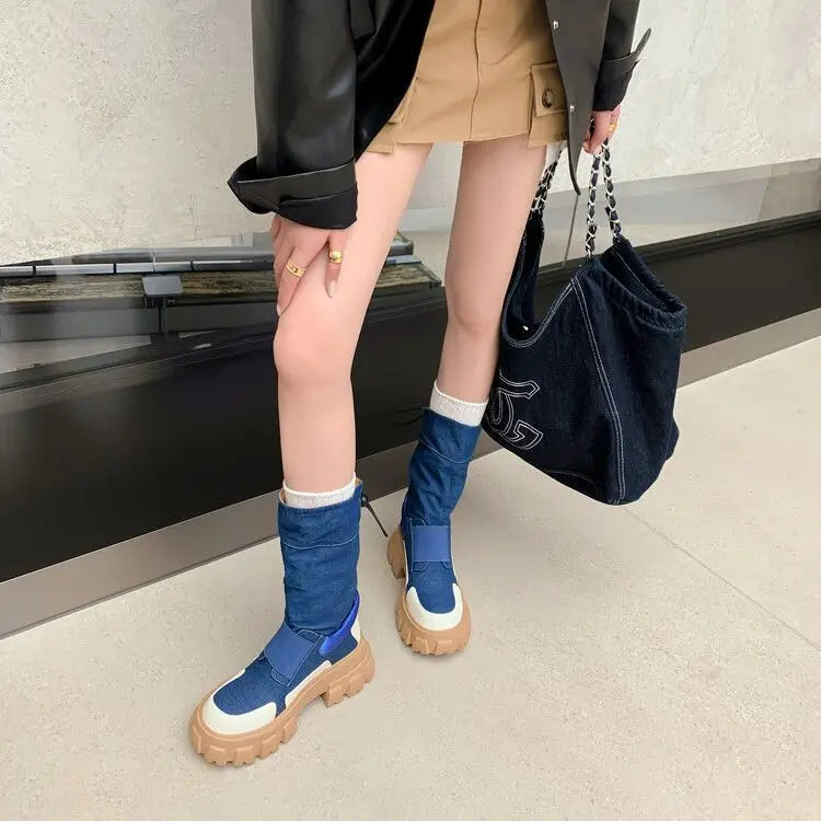 Modische und stützende orthopädische Stiefel