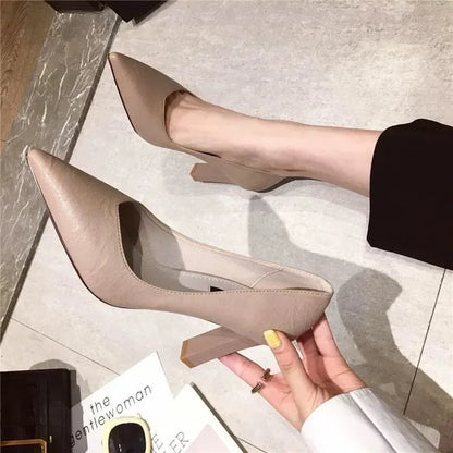 Stützende und stilvolle orthopädische Schuhe