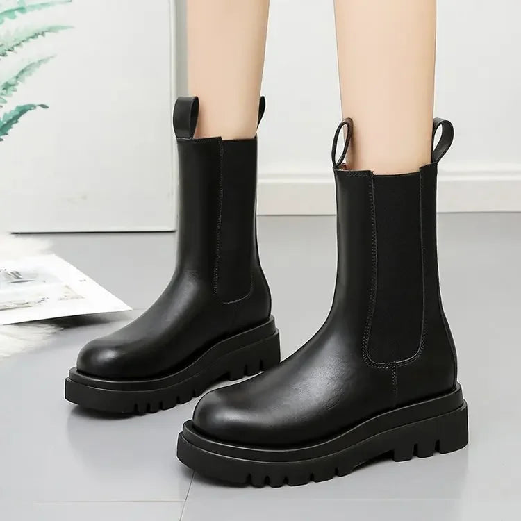 Maßgeschneiderte und bequeme orthopädische Stiefel