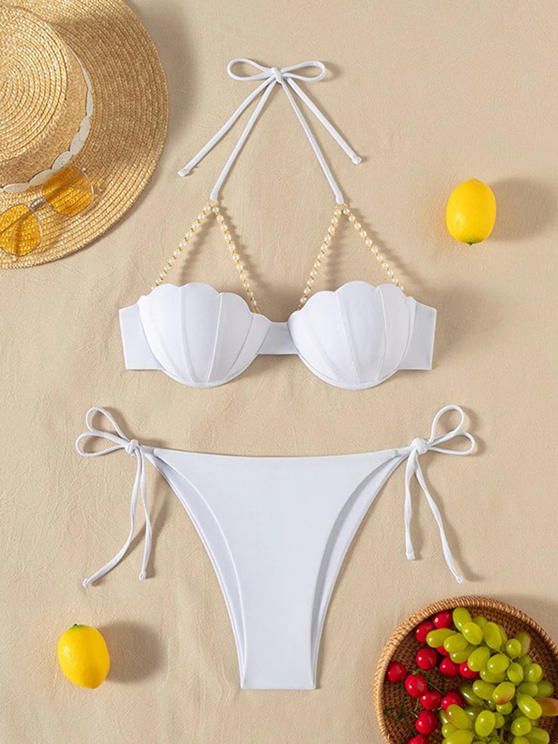 Casually Bikini With a Refined Edge