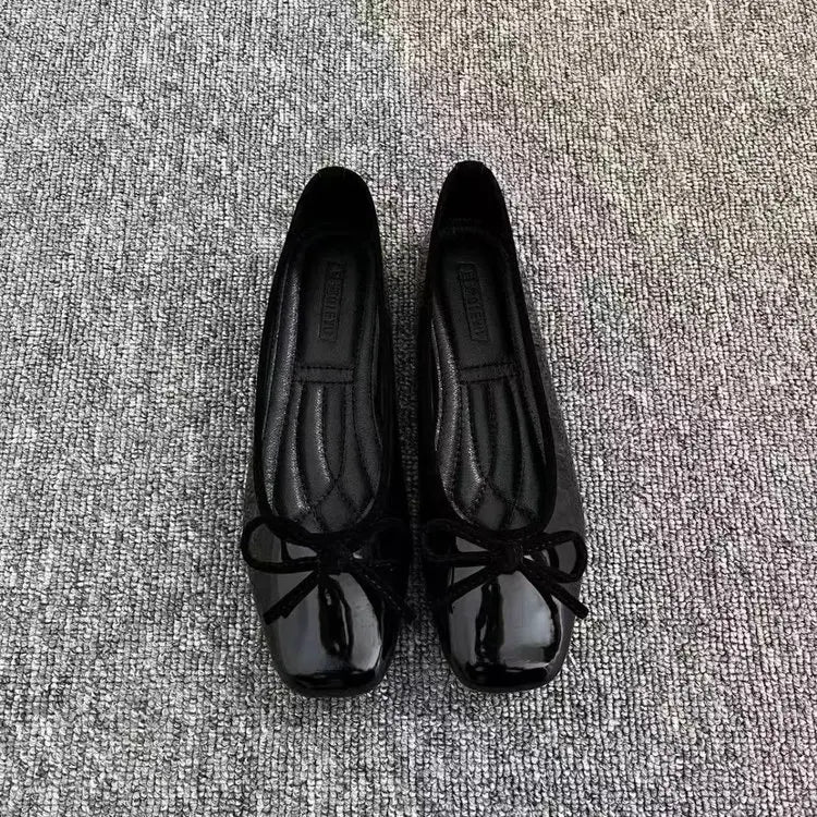 Modische und stützende orthopädische Ballerinas