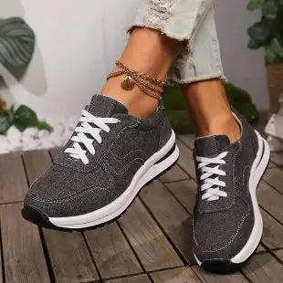 Elegante und stützende orthopädische Schuhe
