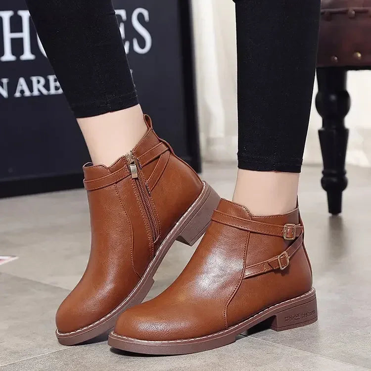 Modische und stützende orthopädische Stiefel