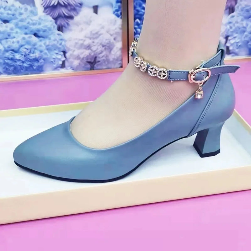 Elegante und stützende orthopädische Schuhe