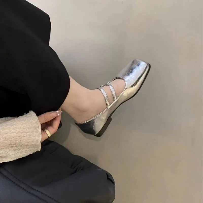 Stützende und stilvolle orthopädische Schuhe