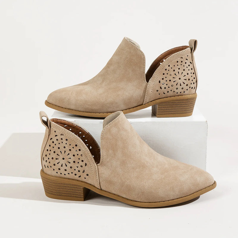 Modische und stützende orthopädische Stiefel