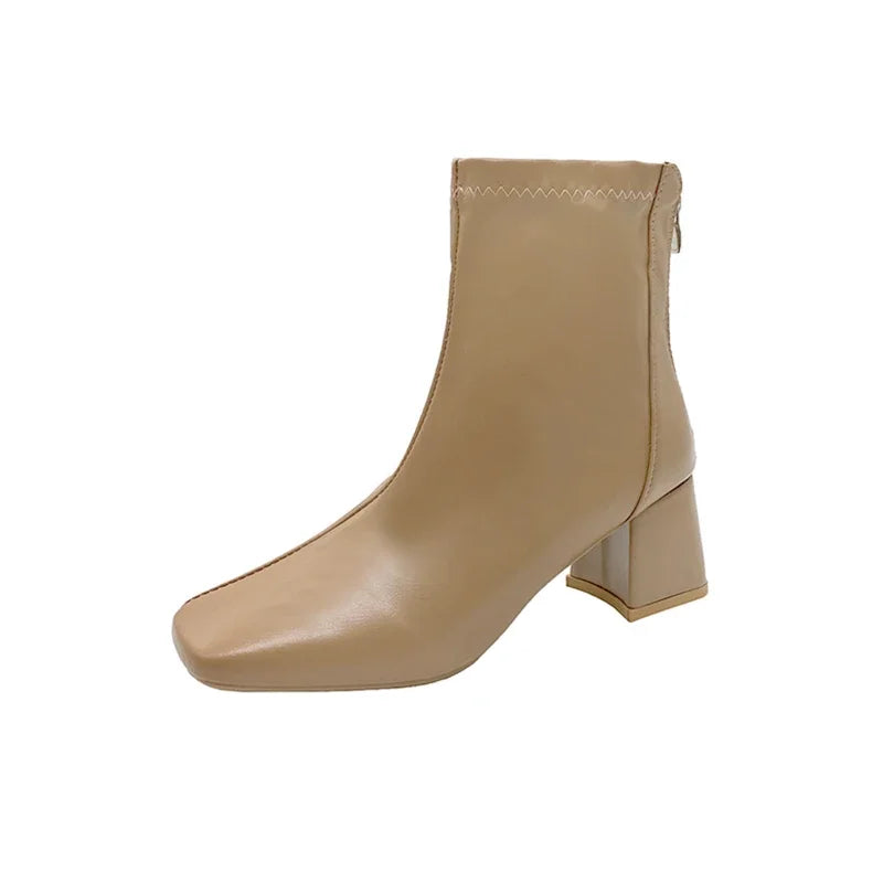 Stützende und stilvolle orthopädische Stiefel