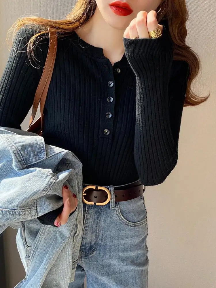 Anmutig gestaltete Pullover