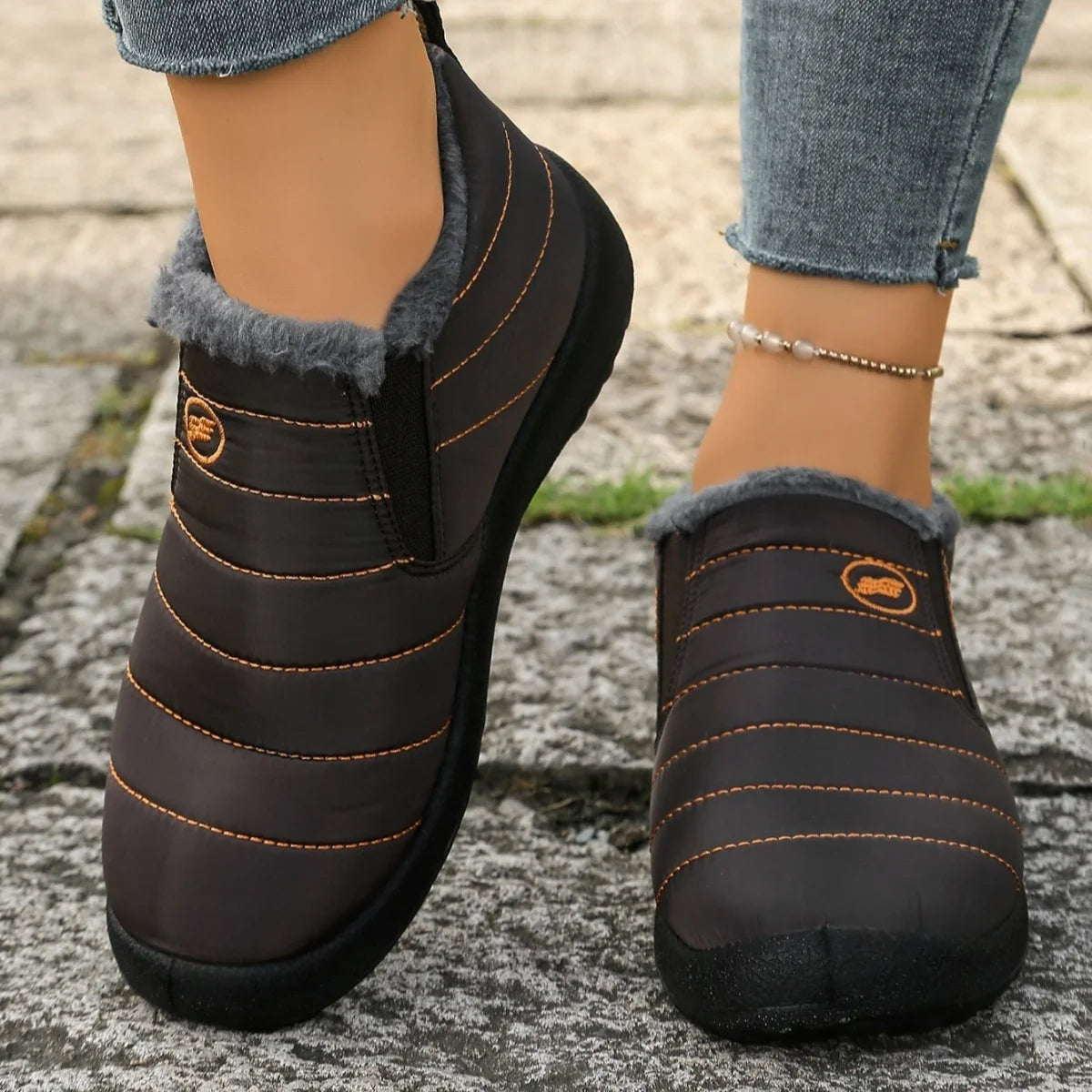 Lässige und stützende orthopädische Stiefel