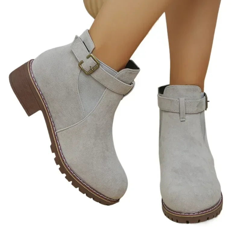 Stützende und stilvolle orthopädische Stiefel