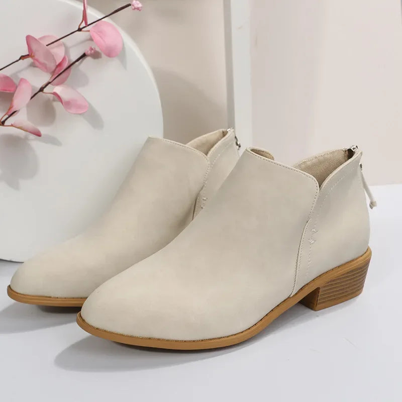 Elegante und stützende orthopädische Stiefel