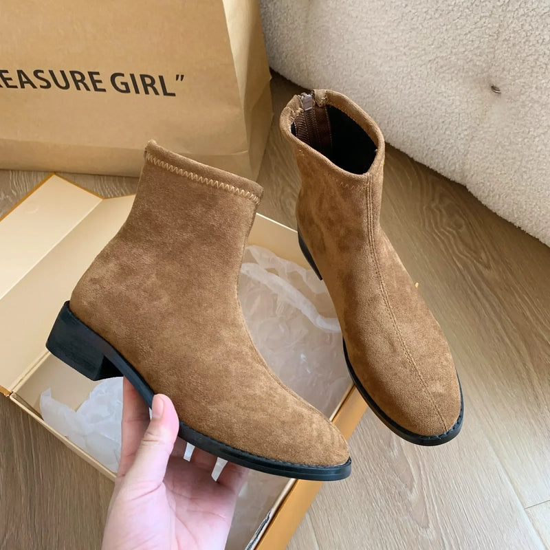Maßgeschneiderte und bequeme orthopädische Stiefel