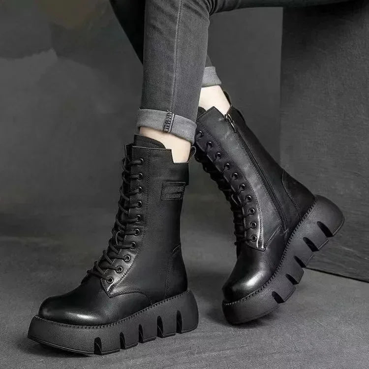 Lässige und stützende orthopädische Stiefel