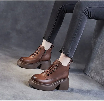 Modische und stützende orthopädische Stiefel