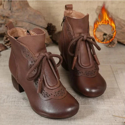 Stützende und trendige orthopädische Stiefel