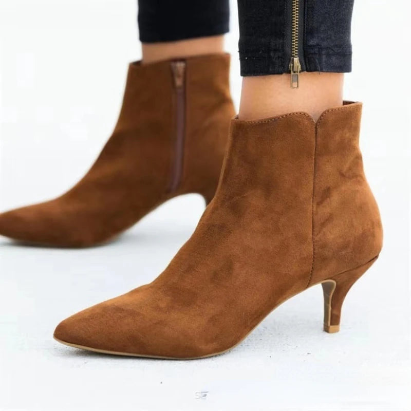 Stützende und stilvolle orthopädische Stiefel