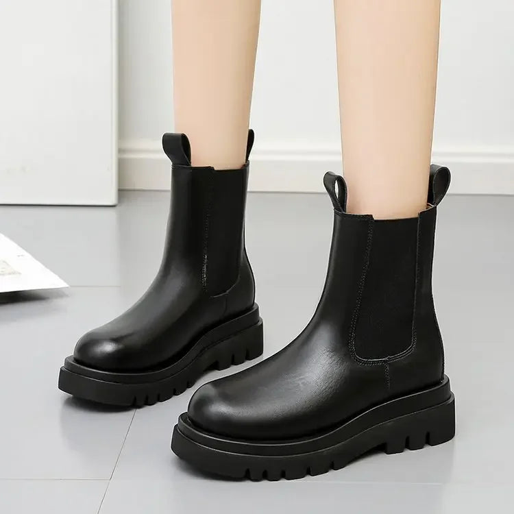 Maßgeschneiderte und bequeme orthopädische Stiefel