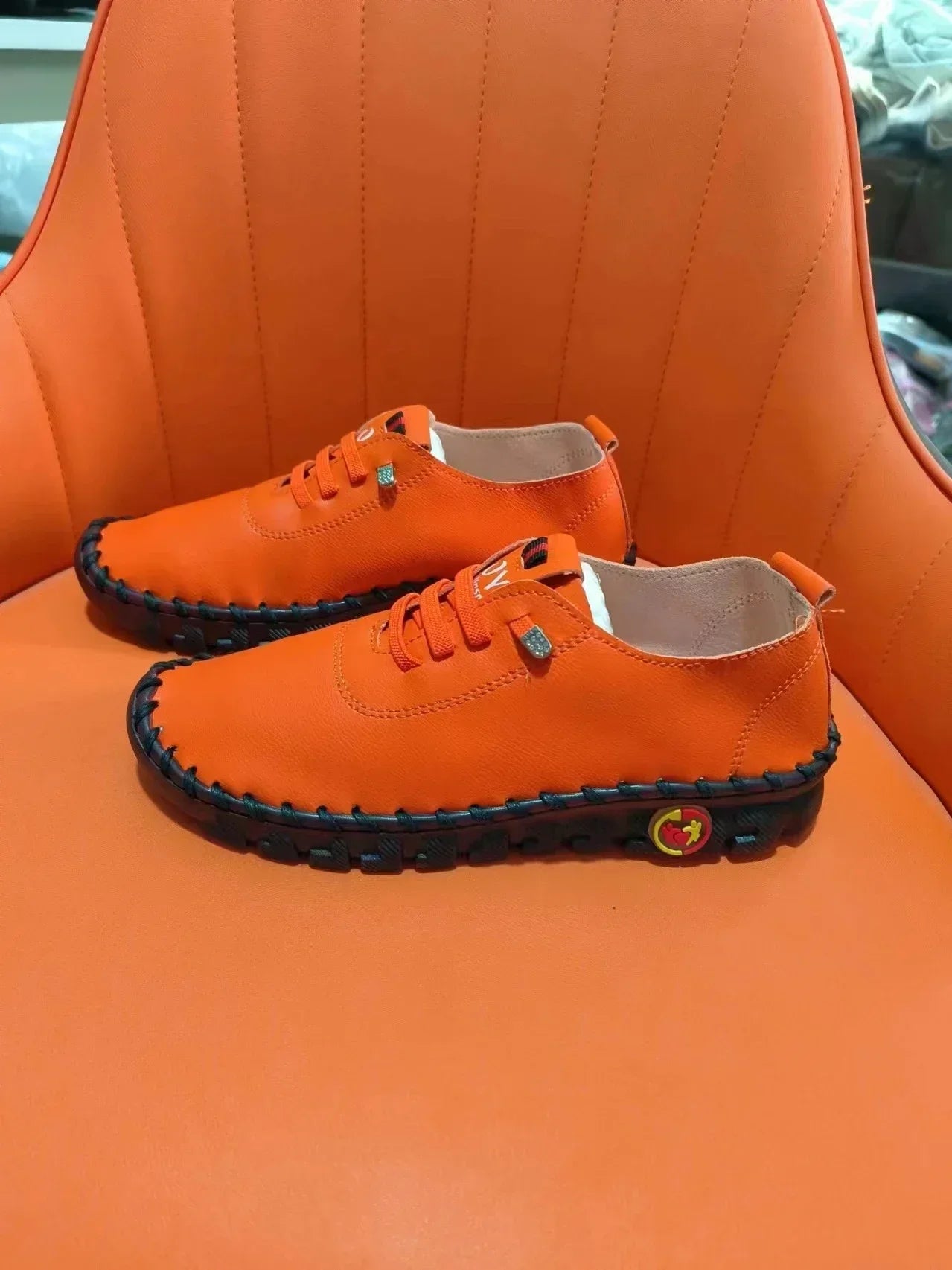 Vielseitige und stützende orthopädische Turnschuhe