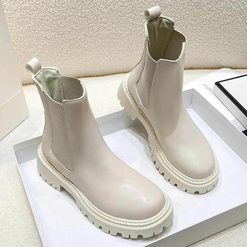 Bequeme und modische orthopädische Stiefel