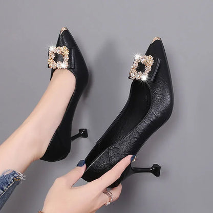 Stützende und stilvolle orthopädische Schuhe