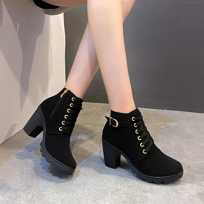 Modische und stützende orthopädische Stiefel