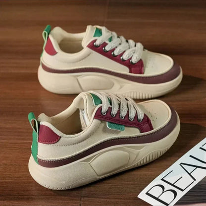 Modische und stützende orthopädische Turnschuhe