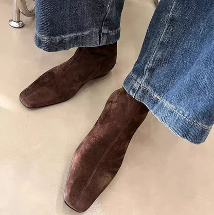 Elegante und stützende orthopädische Absätze