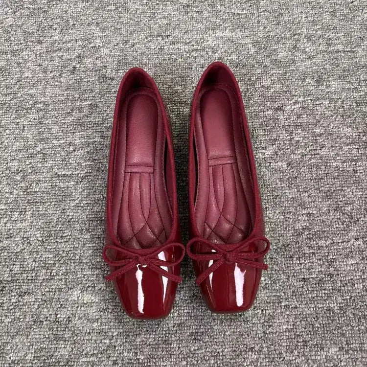 Modische und stützende orthopädische Ballerinas