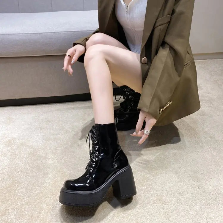 Lässige und stützende orthopädische Stiefel