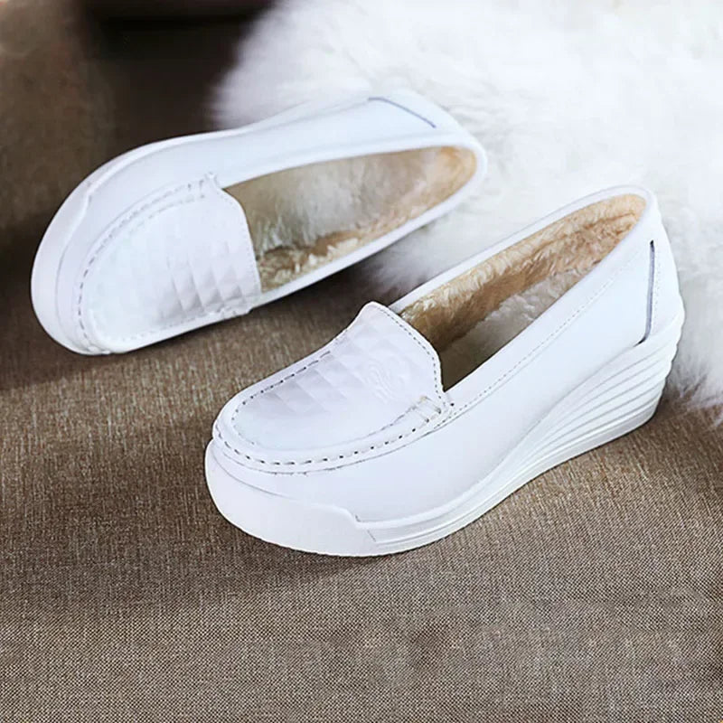 Stützende und stilvolle orthopädische Slipper