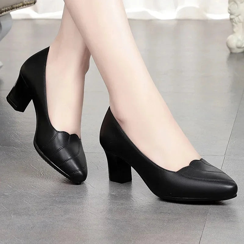 Stützende und stilvolle orthopädische Schuhe