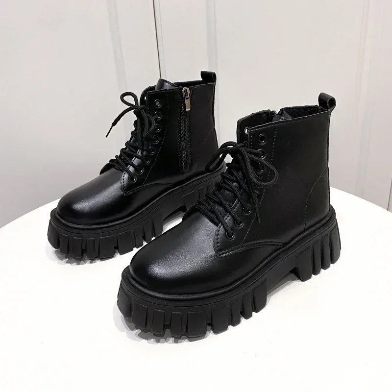 Bequeme und modische orthopädische Stiefel