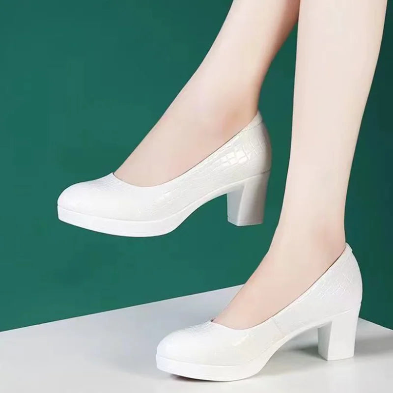 Stützende und trendige orthopädische Schuhe