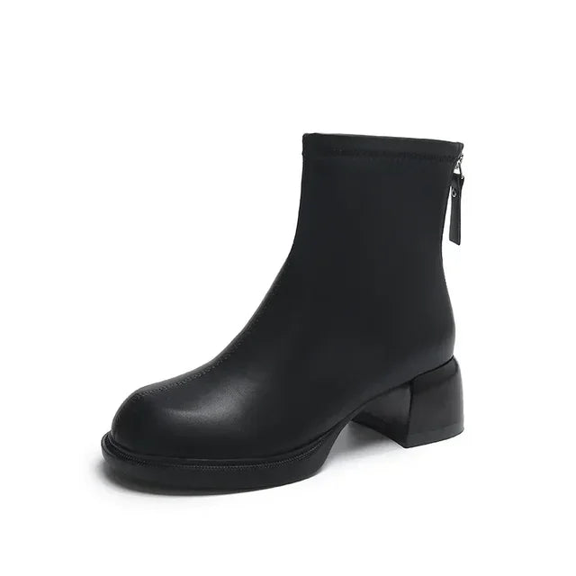 Bequeme und modische orthopädische Stiefel