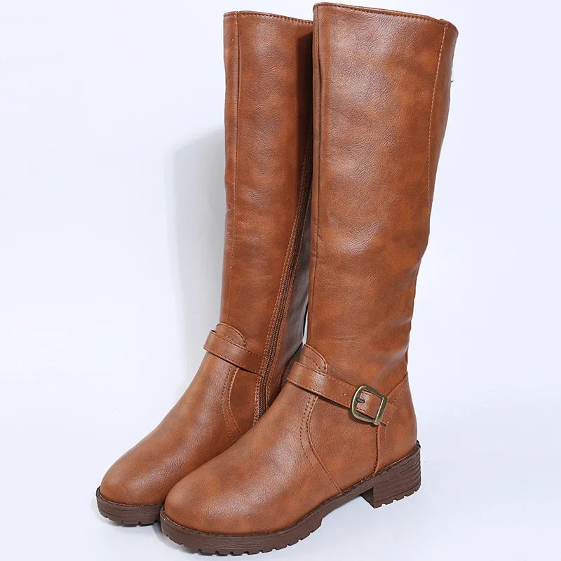 Elegante und stützende orthopädische Absätze
