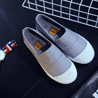 Modische und stützende orthopädische Turnschuhe