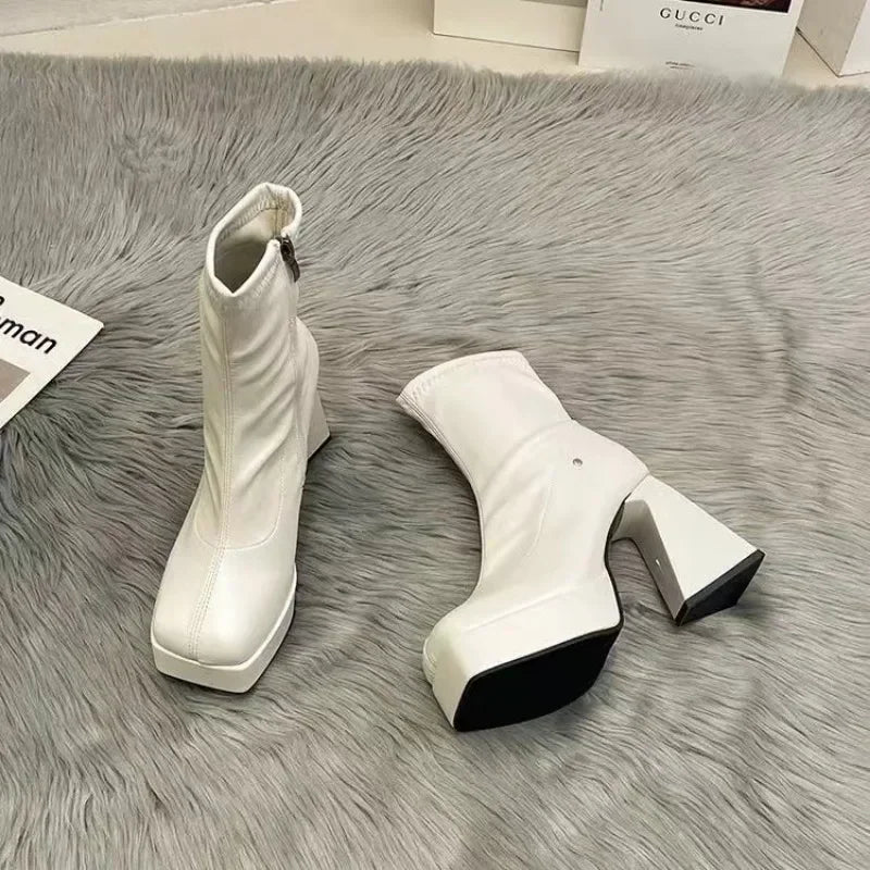 Stützende und stilvolle orthopädische Stiefel