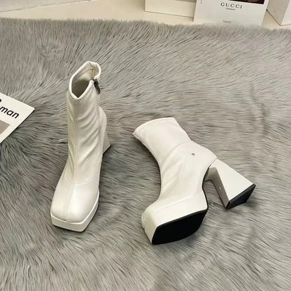 Stützende und stilvolle orthopädische Stiefel