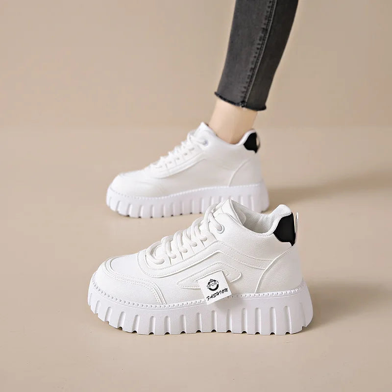 Maßgeschneiderte und bequeme orthopädische Turnschuhe